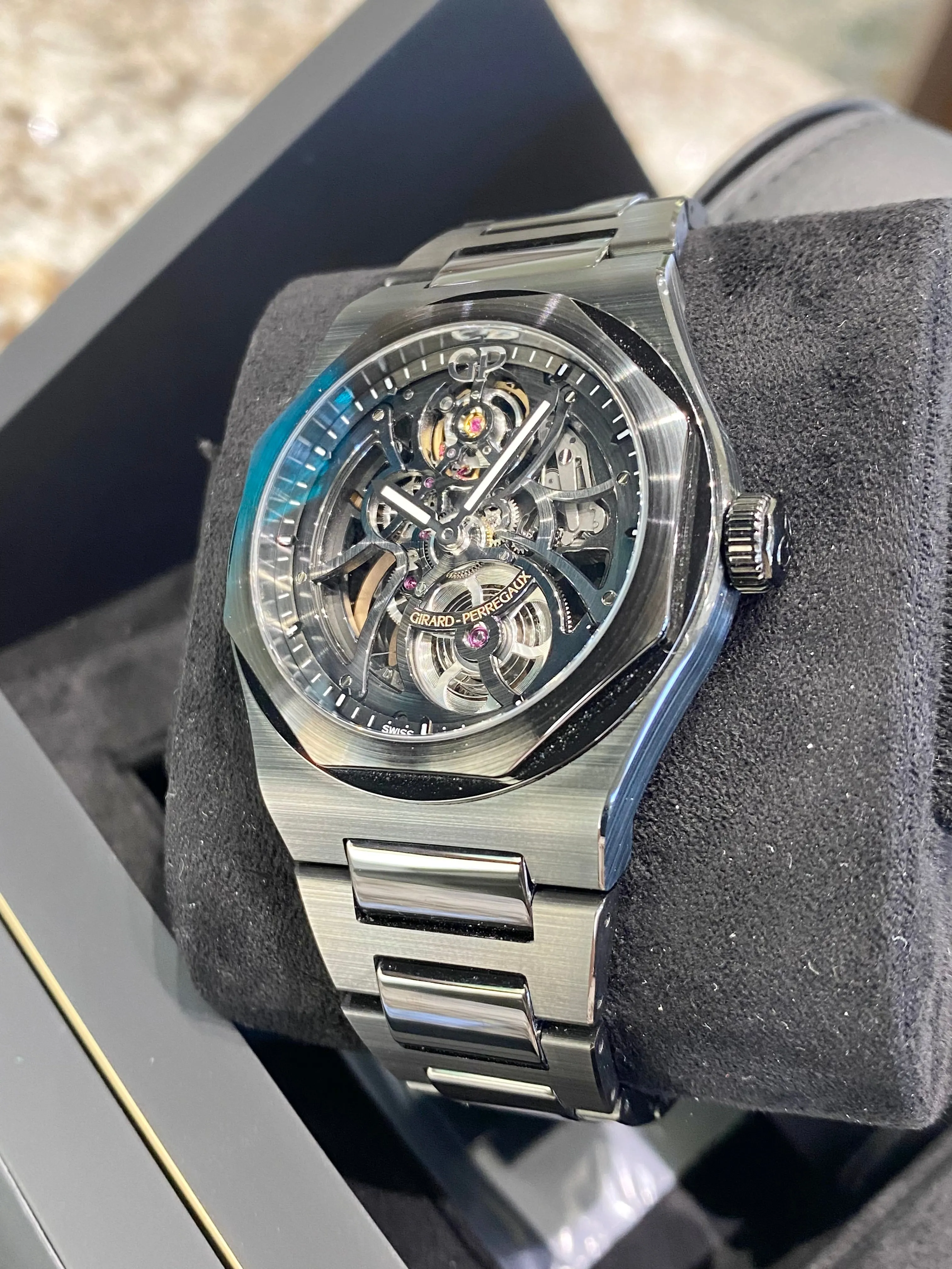 2022 Girard-Perregaux Laureato Skeleton Ceramic