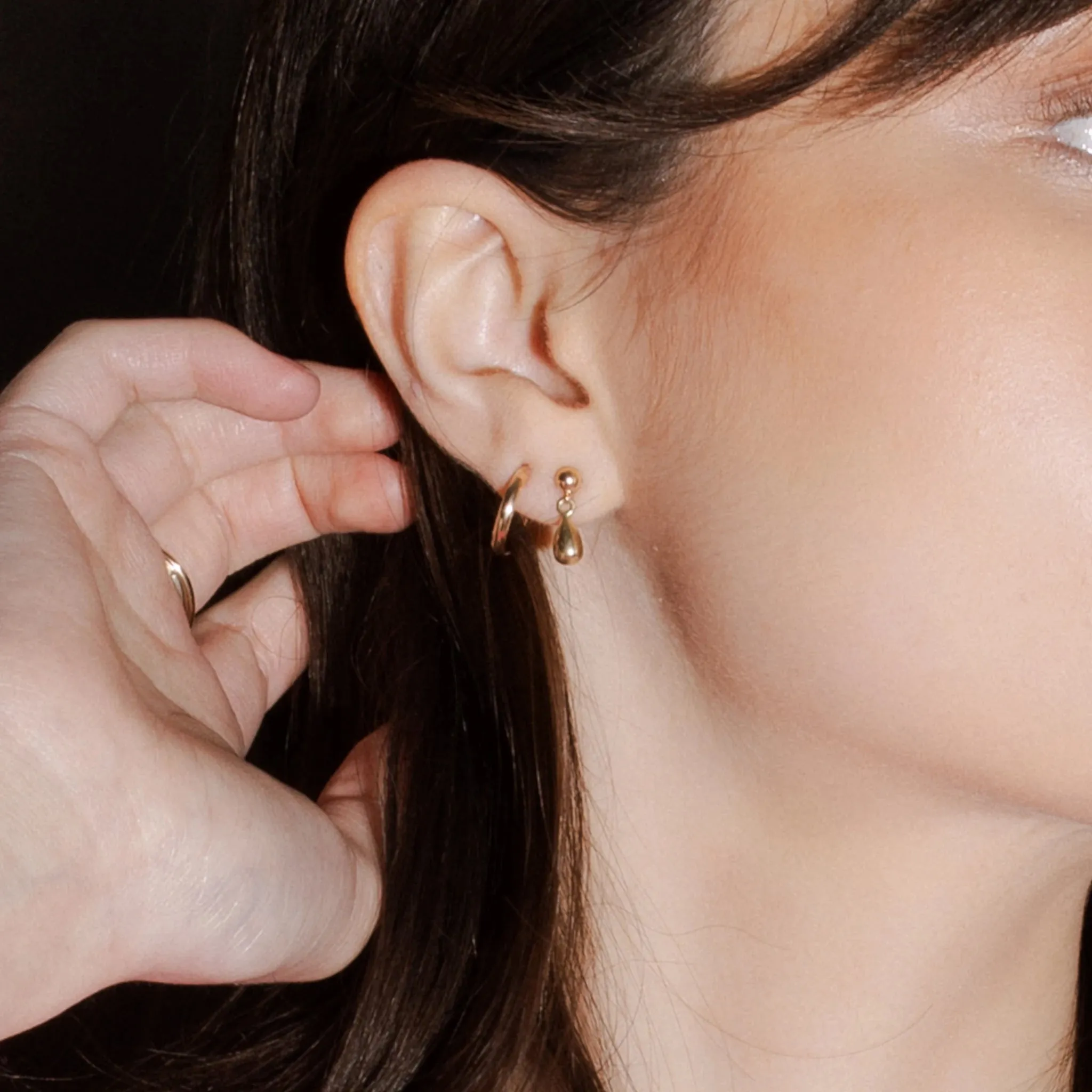 Mini Teardrop Stud Earrings - 9kt Gold